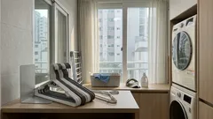 다이소 금속 북엔드 1개로 옷걸이 엉킴 끝내는 수납법