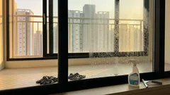 버킷 없이 창문 청소 끝내는 법, 스프레이 와이퍼 하나로 10분 루틴 만들기