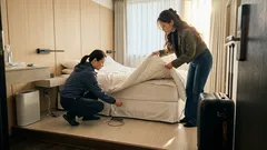 호텔 체크아웃 때 이불 접어야 할까, 하우스키핑이 말하는 현실 답